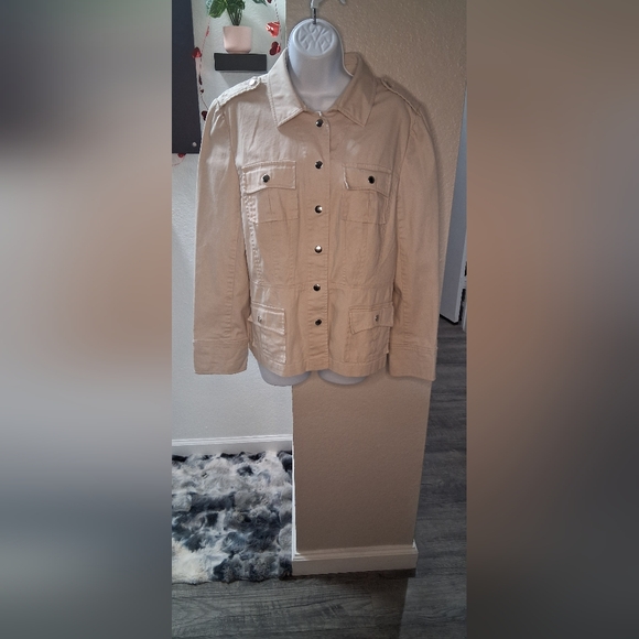 Evelyn Women's Beige Jacket - Picture 7 of 16